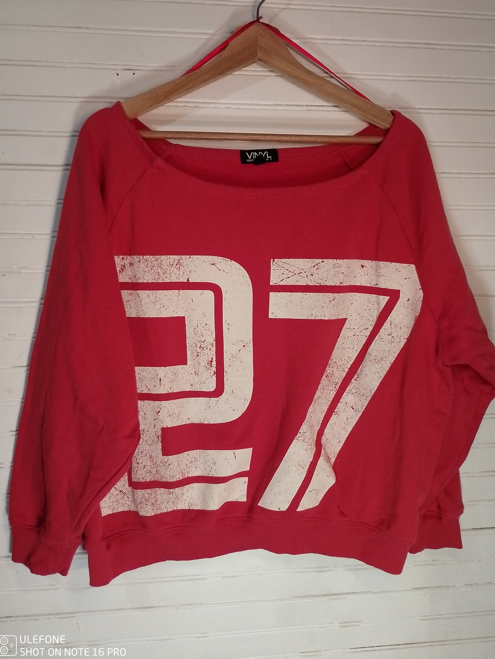 VINYL Women's Red Graphic '27' Sweatshirt